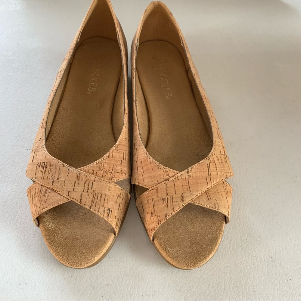 AEROSOLES Cork Low-Wedge Tan Shoes